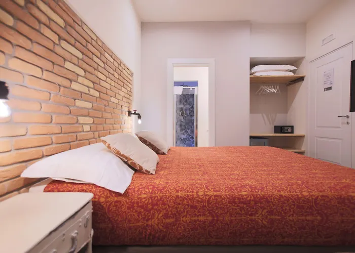 Гостевой дом Trevi Contemporary
