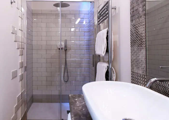 Trevi Contemporary 4*