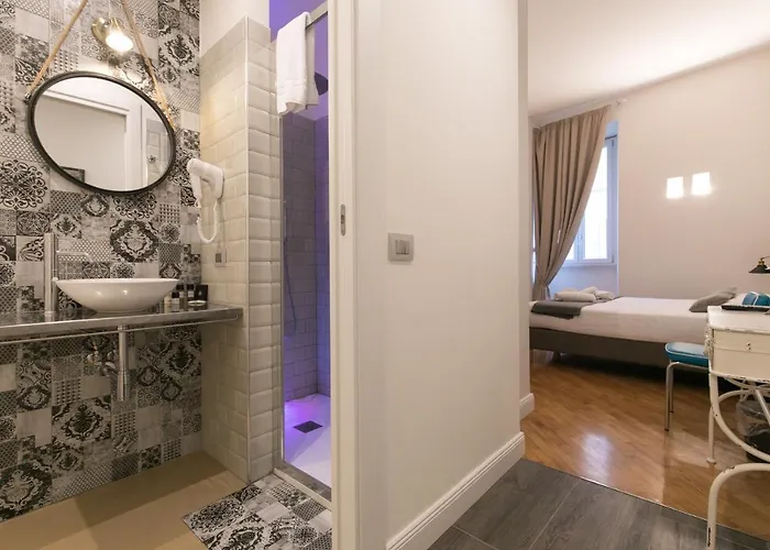 Trevi Contemporary Гостевой дом 4*